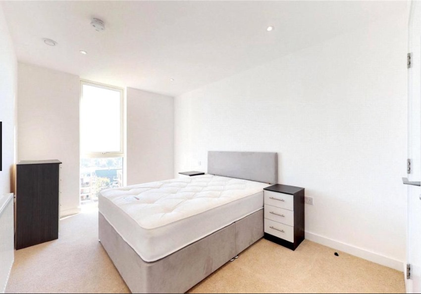 3 Bedroom Flat for Rent Newham London Zone 2