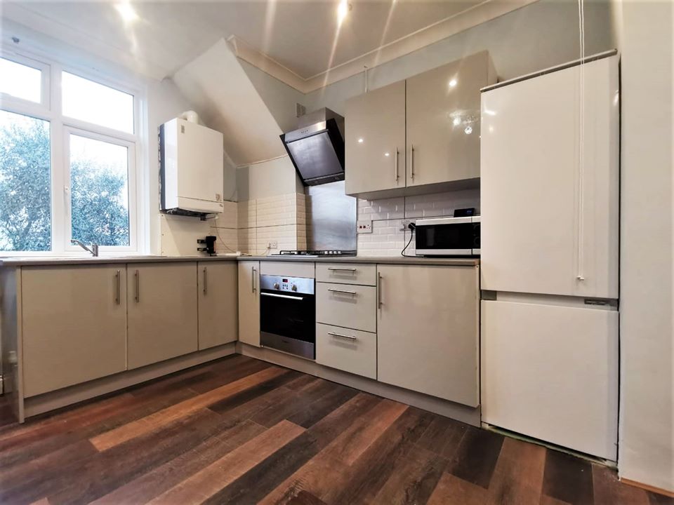 2 Bedroom Flat for Rent Hounslow Station TW3 • 3WEBS.CO