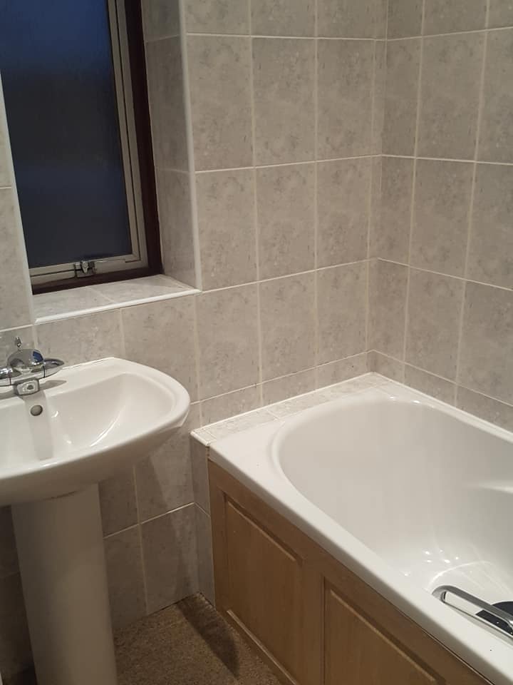 3 Bedroom House for Rent in Newbury Park London UK