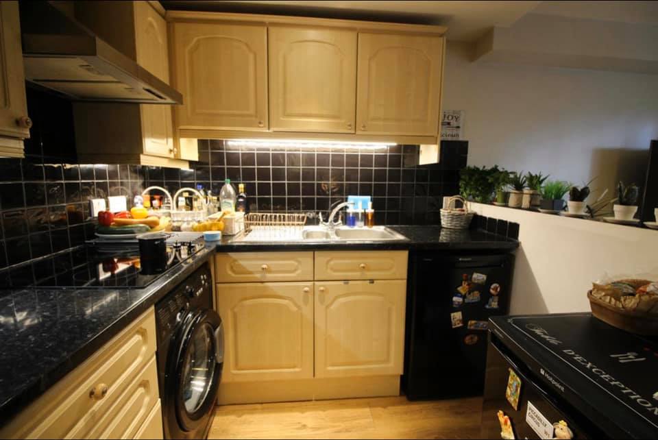 1 Bedroom Flat For Rent Pavilion Way Edgware • 3WEBS.CO