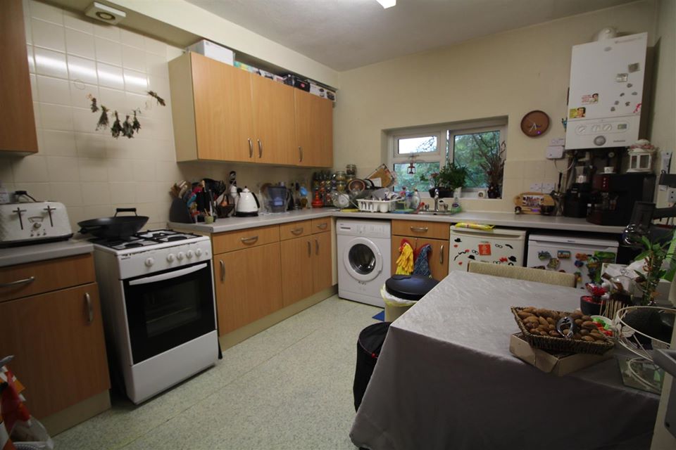 Double Room Apartment to Rent in Stanmore HA7 • 3WEBS.CO