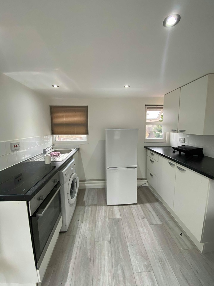 Excellent Studio Flat To Rent in Edmonton London • 3WEBS.CO