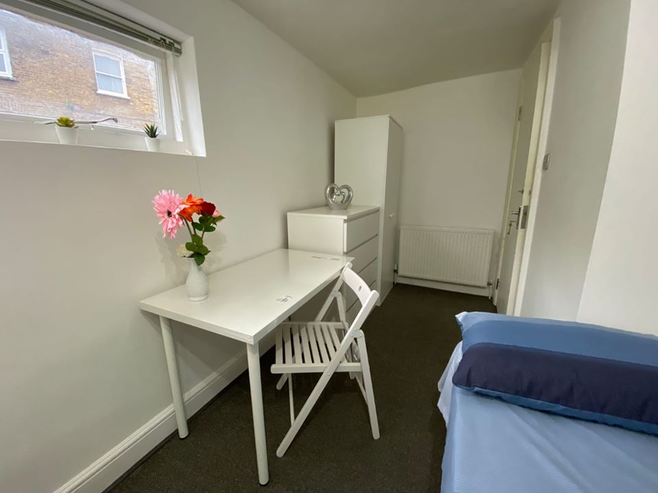 Single Room for Rent Kilburn Park Station • 3WEBS.CO