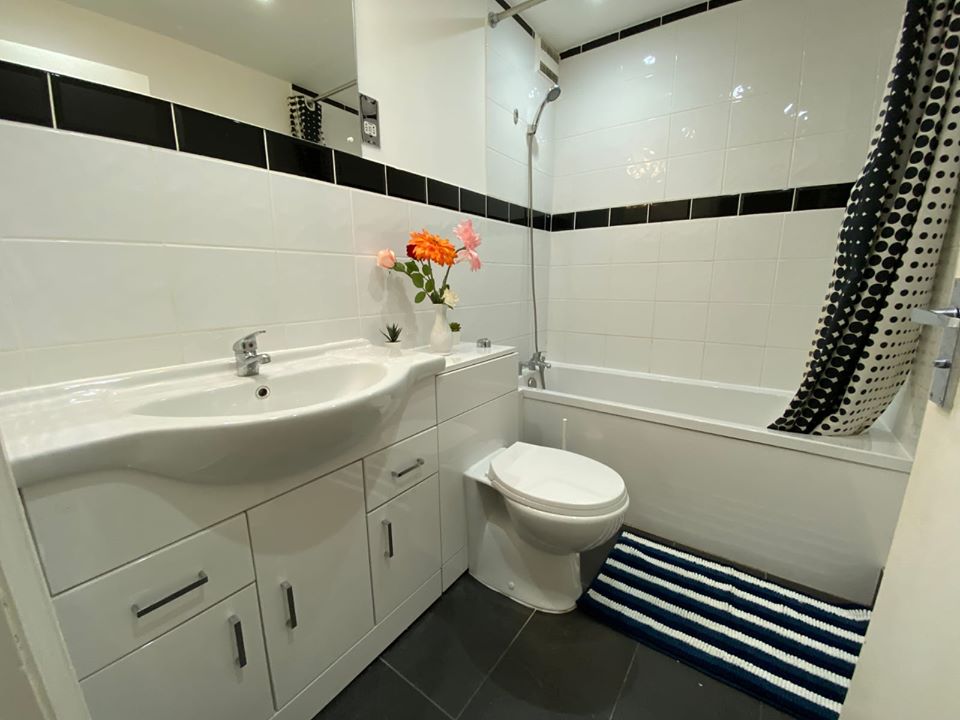 Single Room for Rent Kilburn Park Station • 3WEBS.CO