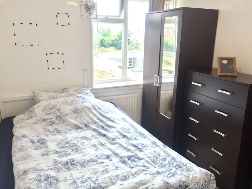 2 Lovely Rooms Single and Double to Rent in West London • 3WEBS.CO