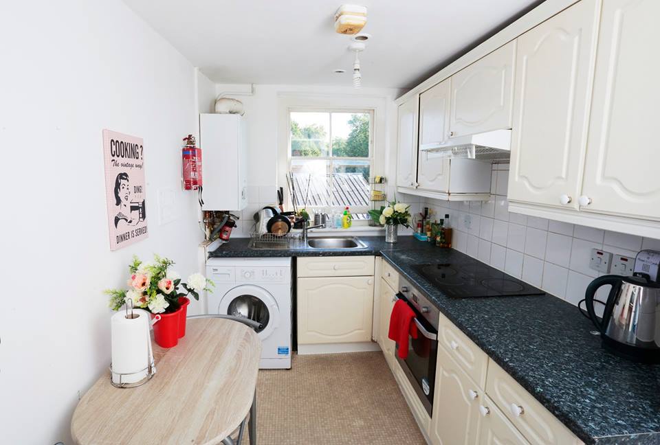 Double Rooms to Share Stepney Green Zone 2 • 3WEBS.CO