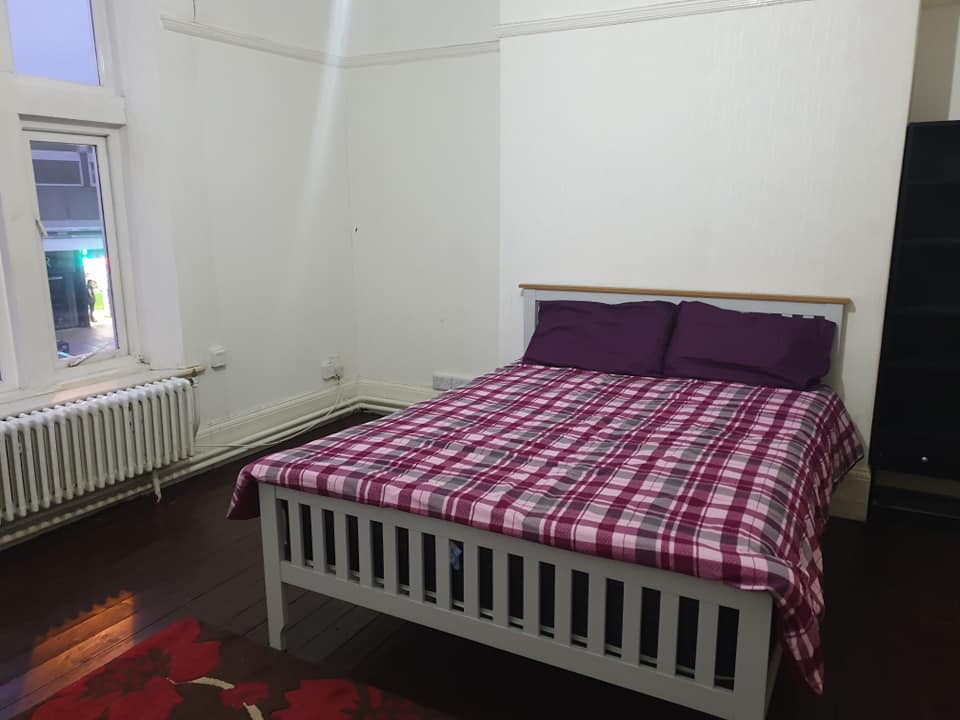 Three Double Bedrooms for Rent Wakefield Town Center • 3WEBS.CO