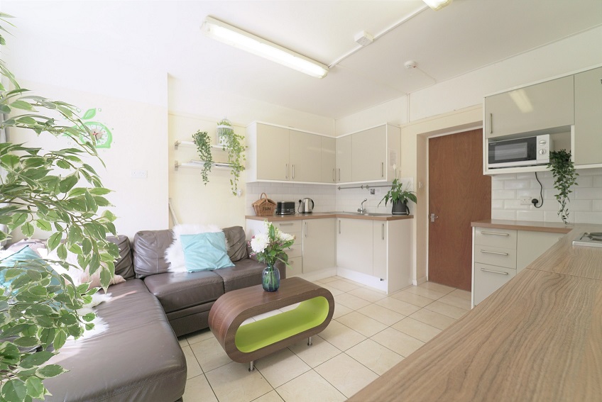 Double Room Available to Rent Parsons Green Hammersmith • 3WEBS.CO