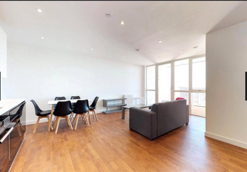 Immaculate 3 Bedroom Flat to Rent Canning Town • 3WEBS.CO