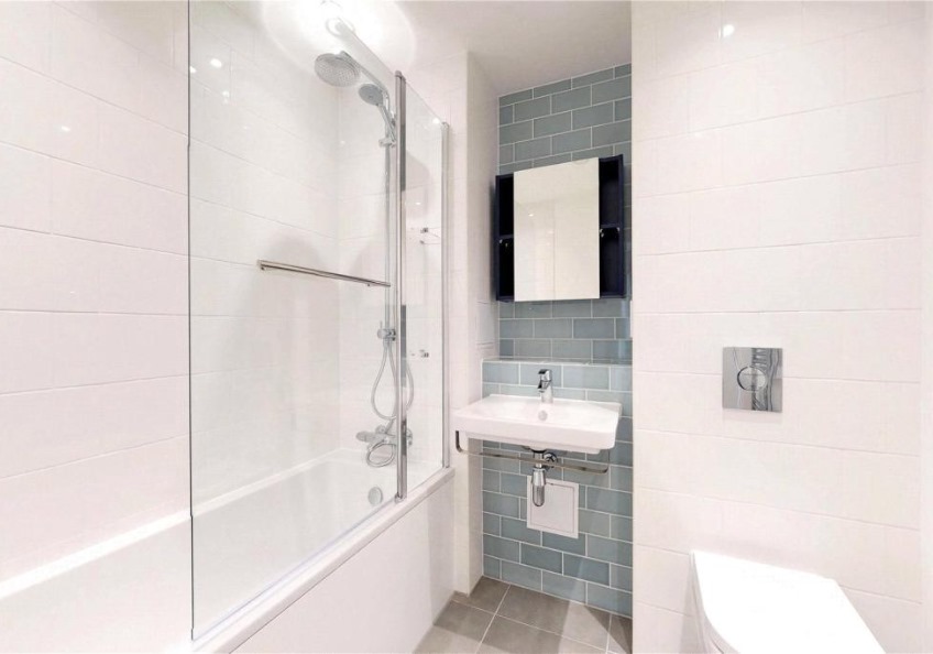 Immaculate 3 Bedroom Flat to Rent Canning Town • 3WEBS.CO